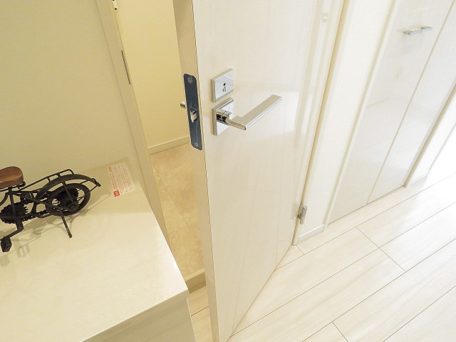 トゥール高輪　トイレ扉