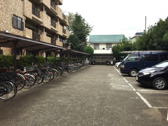 ライオンズマンション高円寺南　駐車場