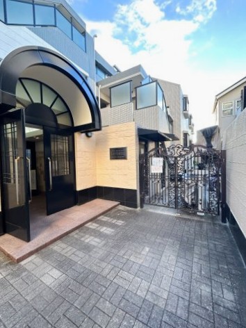 クレストフォルム駒沢公園 エントランス