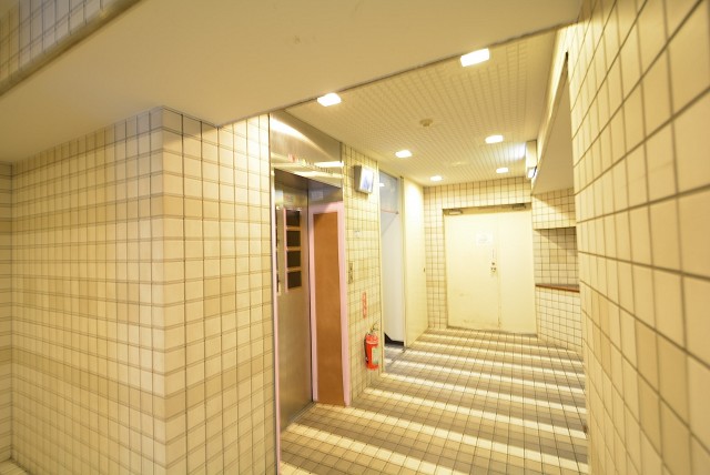 グランドメゾン野沢3F エントランス (3)