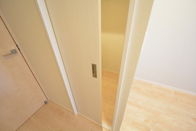 ラグナタワー 洋室2