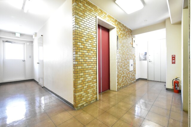 メゾン小石川 玄関