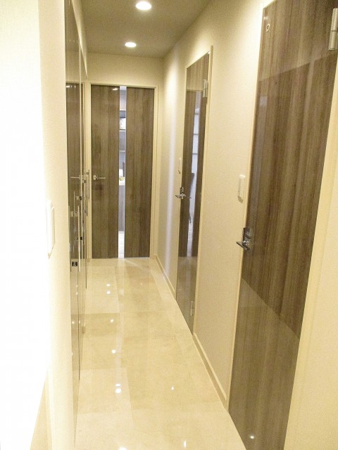 ファミール築地 玄関