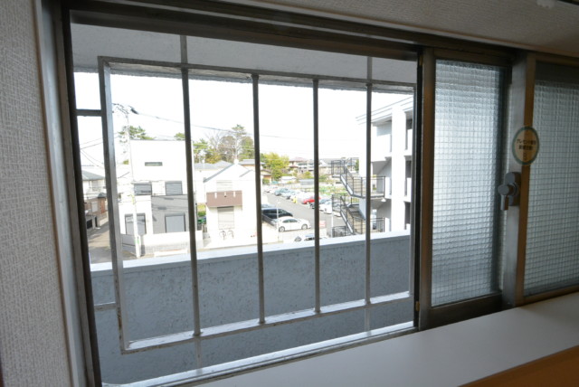 桜丘フラワーホーム 洋室1