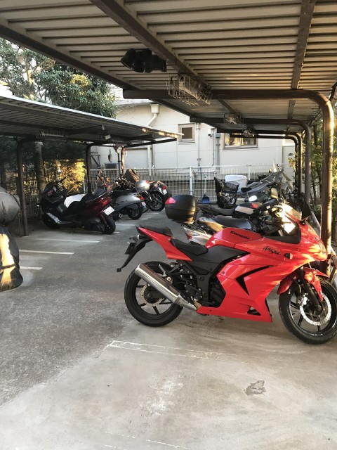 馬事公苑前ハイム バイク置場