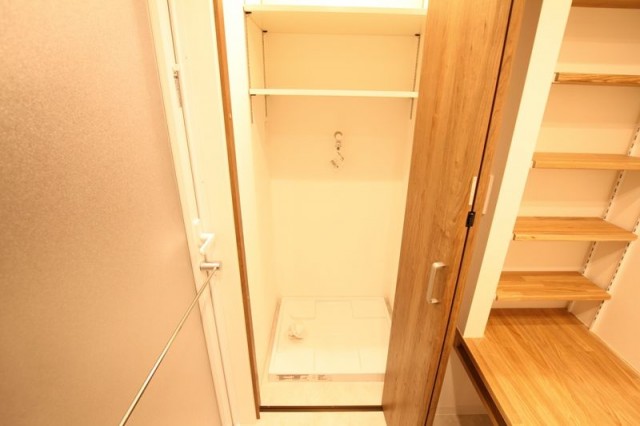 クレッセント目黒Ⅱ　洗濯機置場