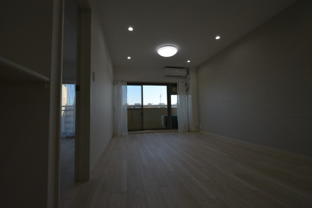 馬事公苑前ハイム リビング５