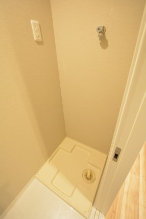 秀和桜丘レジデンス　洗濯機置場