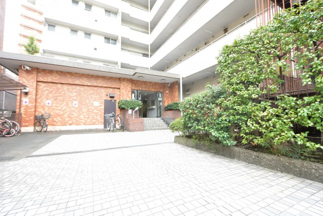 ハイネス中目黒　エントランス