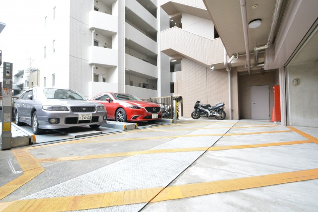 マイキャッスル中目黒Ⅲ　駐車場