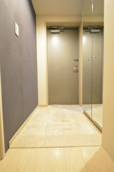 ファミールヒルズ目黒東山　玄関