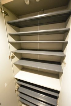 ファミールヒルズ目黒東山　シューズボックス