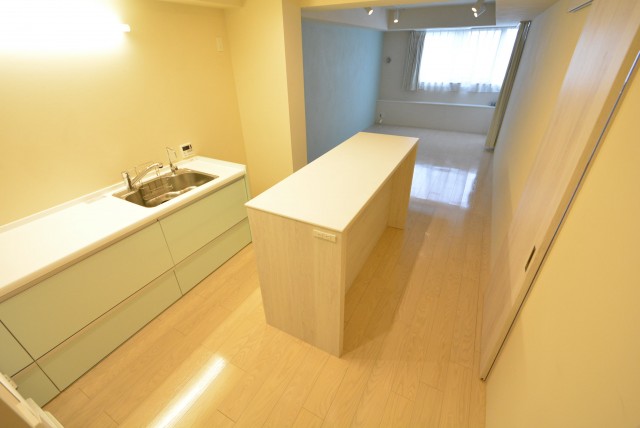 ファミールヒルズ目黒東山　リビングダイニングキッチン