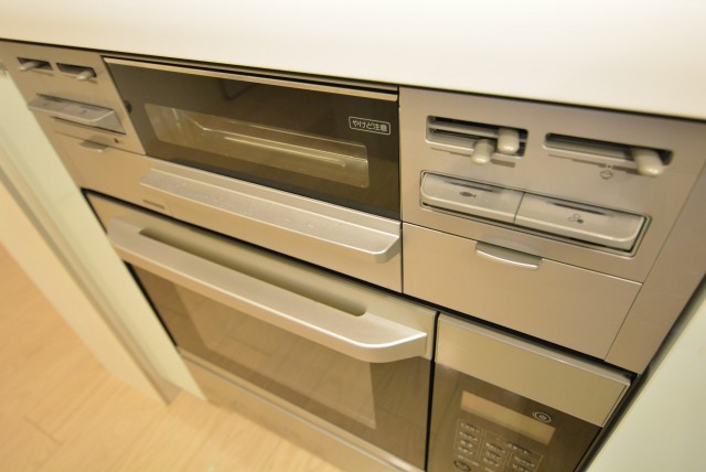 ファミールヒルズ目黒東山　魚焼きグリルとレンジ