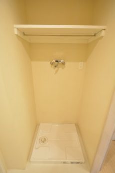 ファミールヒルズ目黒東山　洗濯機置場