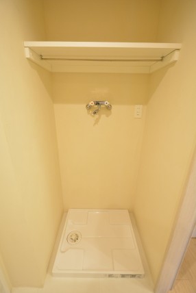 ファミールヒルズ目黒東山　洗濯機置場