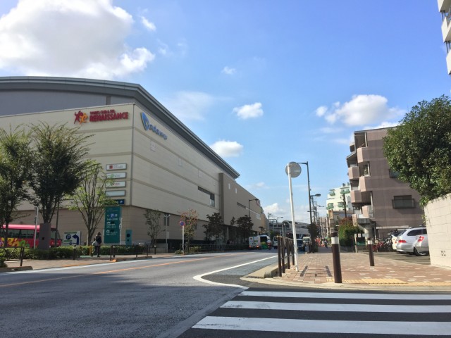 経堂コンド　前面道路