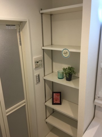 洗面室リネン庫