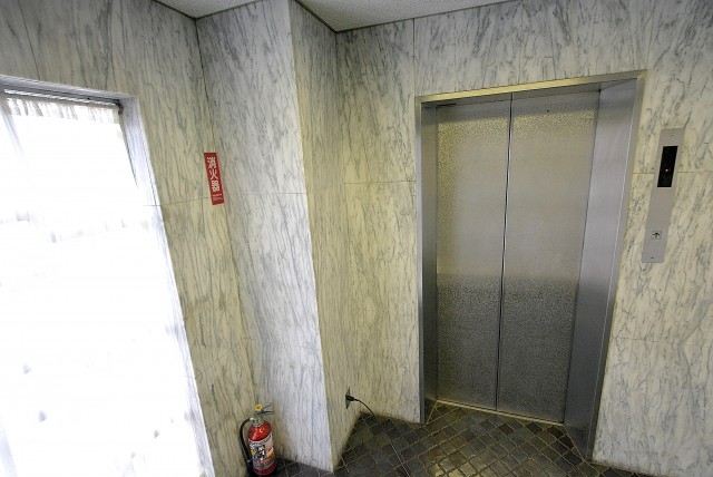 ビュラ田園調布202号室エントランス