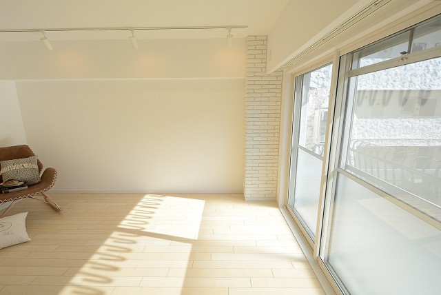 秀和桜丘レジデンス　リビング