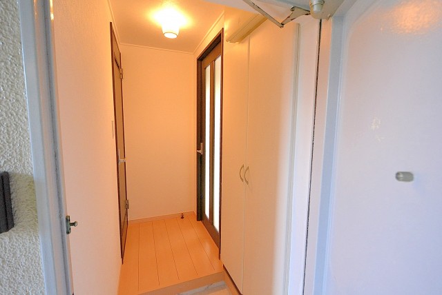 ビュラ田園調布202号室 玄関 (3)