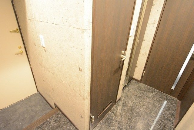 秀和東荻窪レジデンス 玄関