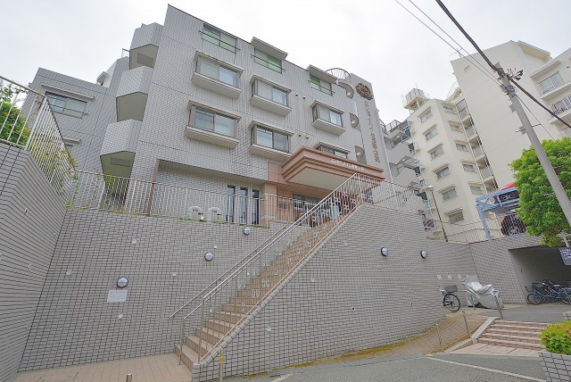 エンゼルハイム馬事公苑 外観