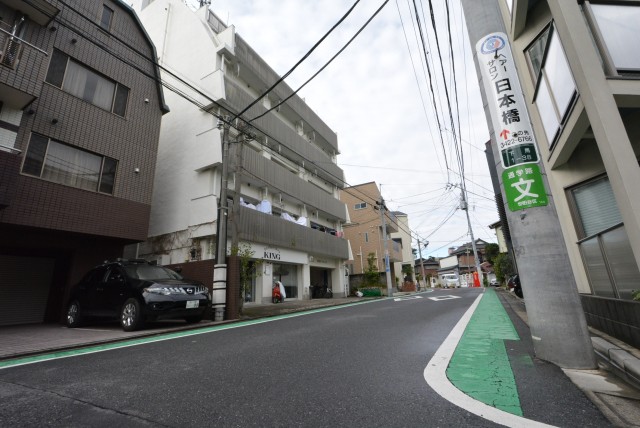 下馬マンション　前面道路