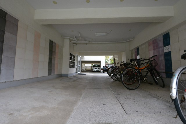 下馬マンション　駐輪場