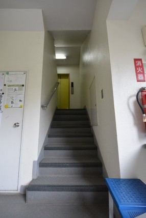 下馬マンション　エントランス