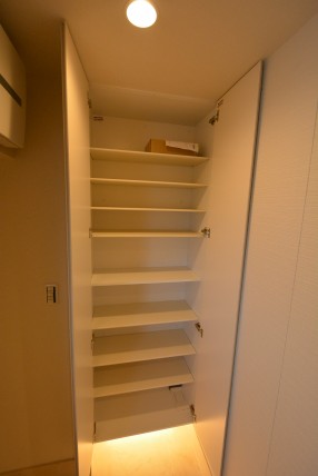 シューズボックス