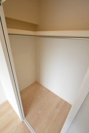 南側洋室収納
