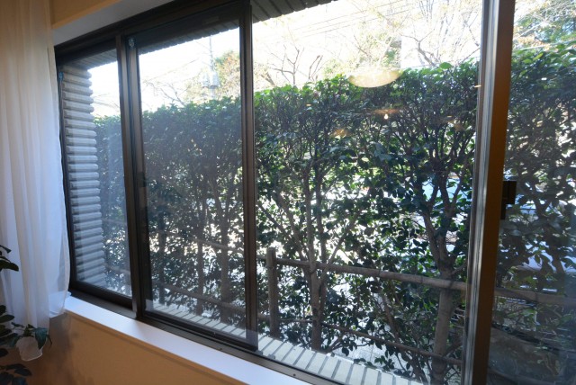 リビング窓
