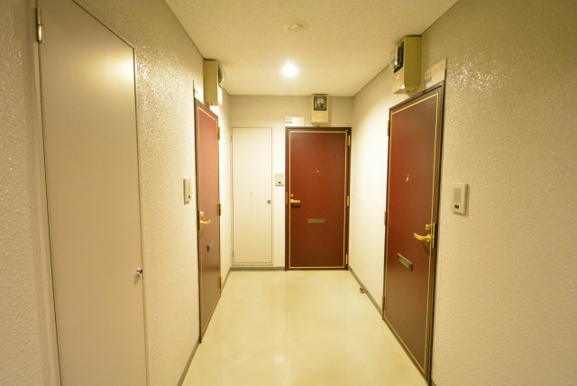 ノワール荻窪　玄関前