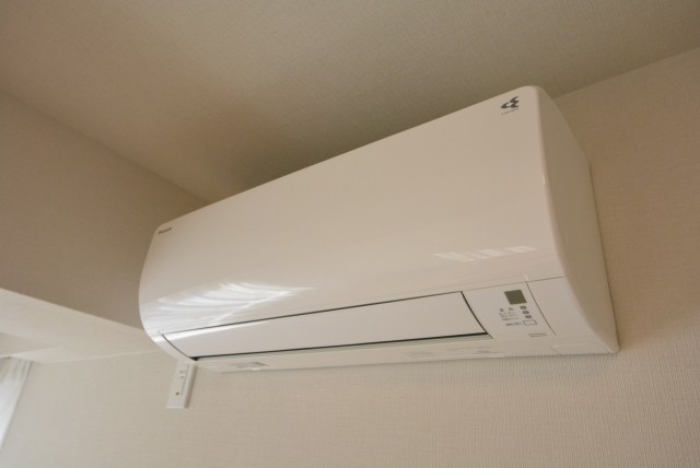 洋室約5.7帖エアコン