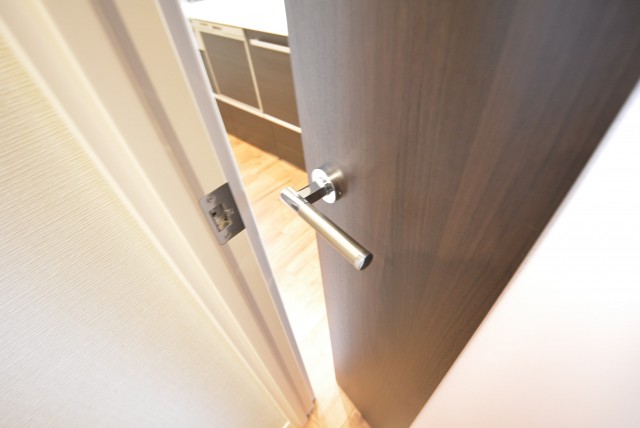 リビングダイニングキッチンへ