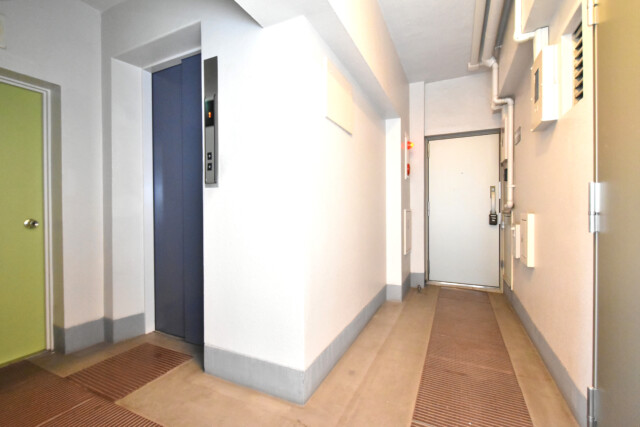 コープ第一駒場 玄関