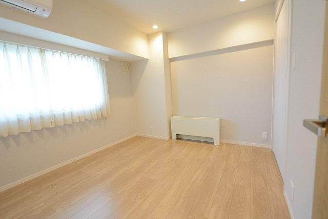 馬事公苑前ハイム　洋室２