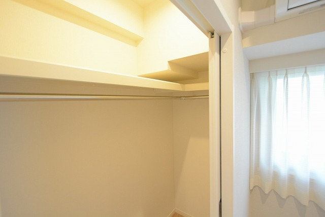 馬事公苑前ハイム　洋室２