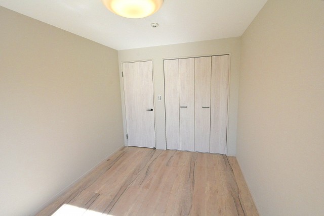 自由ヶ丘第５マンション７０２ 洋室２ (5)