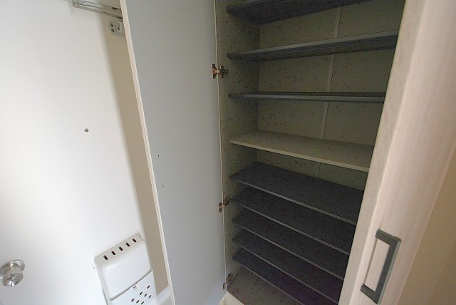 自由ヶ丘第５マンション７０２ 玄関 (7)