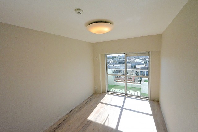 自由ヶ丘第５マンション７０２ 洋室２ (2)