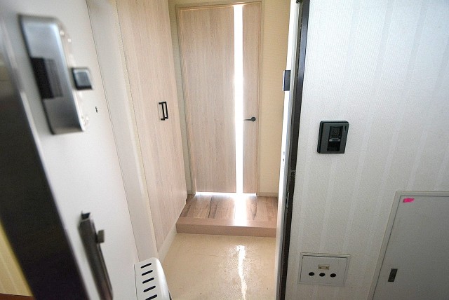 自由ヶ丘第５マンション７０２ 玄関 (3)