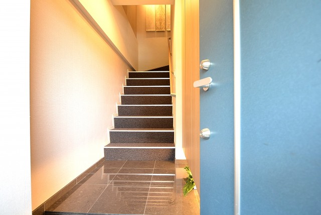 馬事公苑前ハイム (3)　玄関