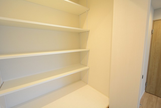 馬事公苑前ハイム　洋室２