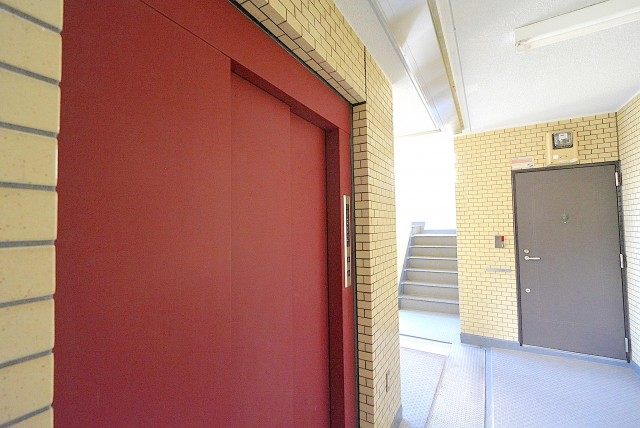 ライオンズマンション上用賀 エントランス (7)