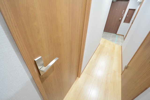 都立大バロンズコート 廊下