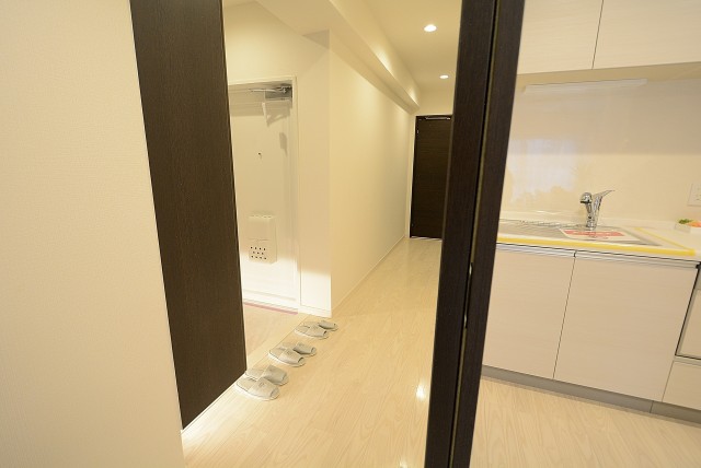 シャルム成城 廊下へ