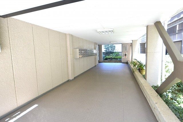 都立大第2コーポラス 廊下