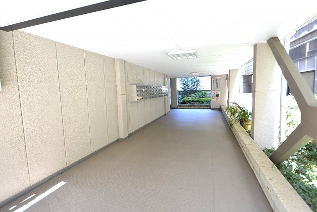 都立大第2コーポラス 廊下